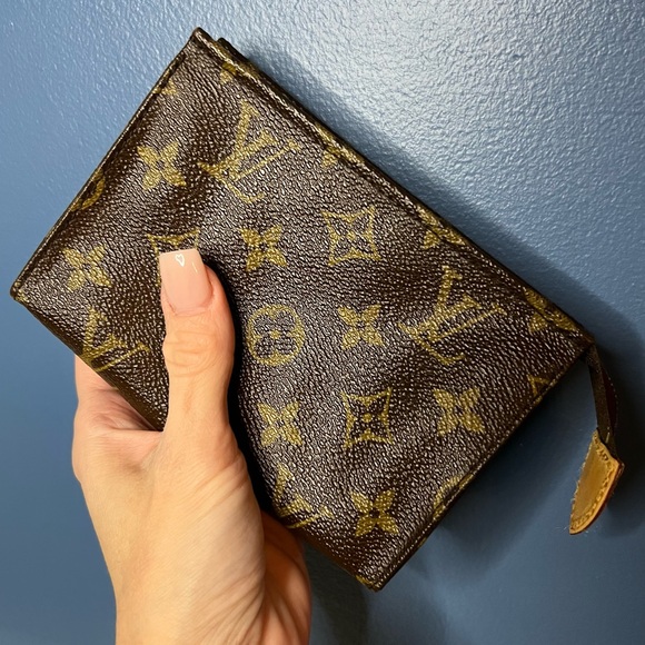 Louis Vuitton Monogram Poche Toilette 15 Cosmetic Pouch - Picture 1 of 13